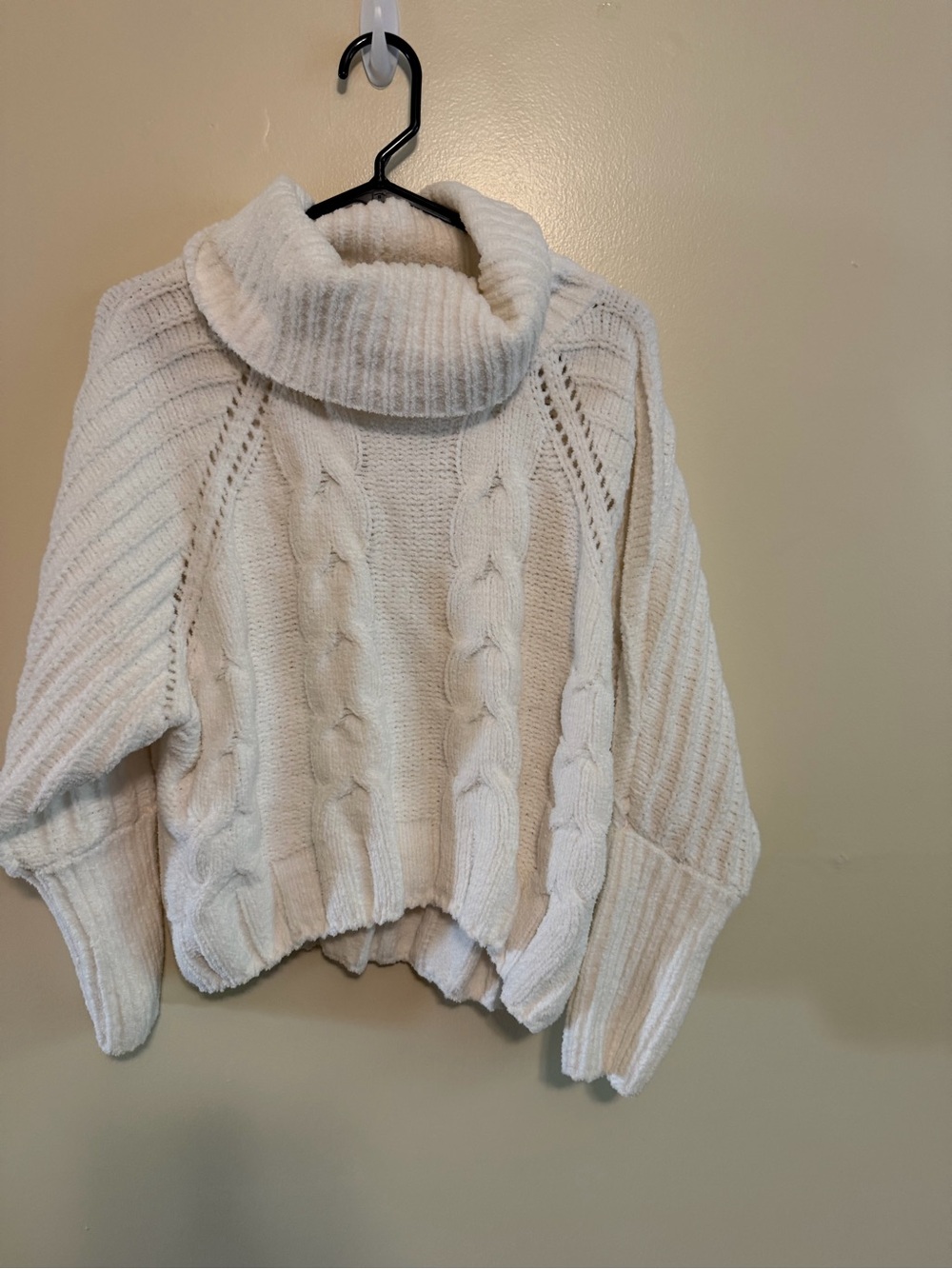 Cozy Cable Knit Turtleneck Sweater - White